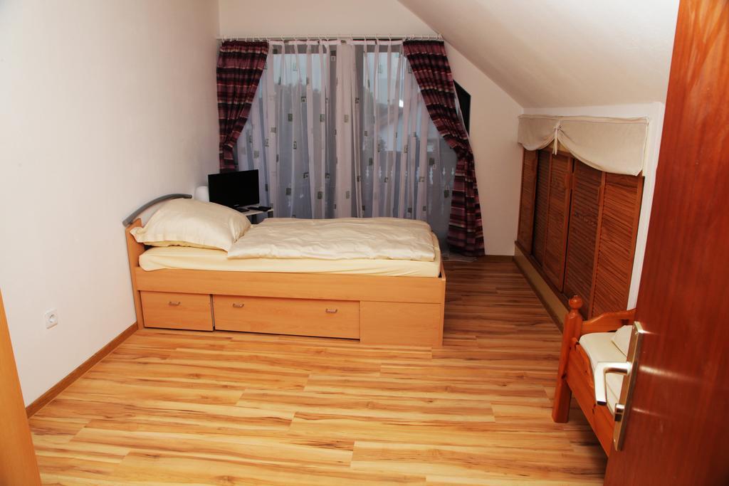 Pension Haus Kassel Fuldatal Экстерьер фото